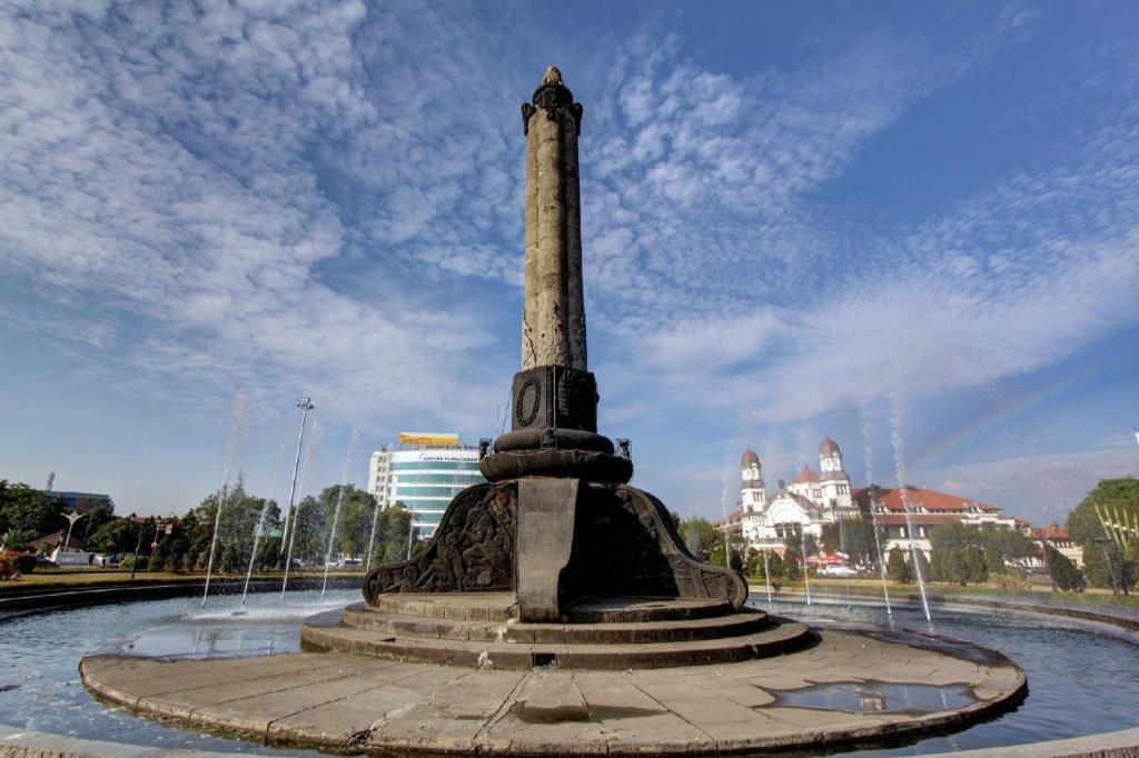New Mira Hotel Semarang Exteriér fotografie